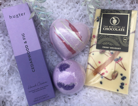 Cedarwood Bouquet Bath Bomb Gift Hamper